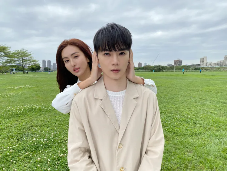 古曜威邀請薔薔合作。