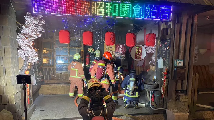 發生火警的燒肉店。新北市消防局提供