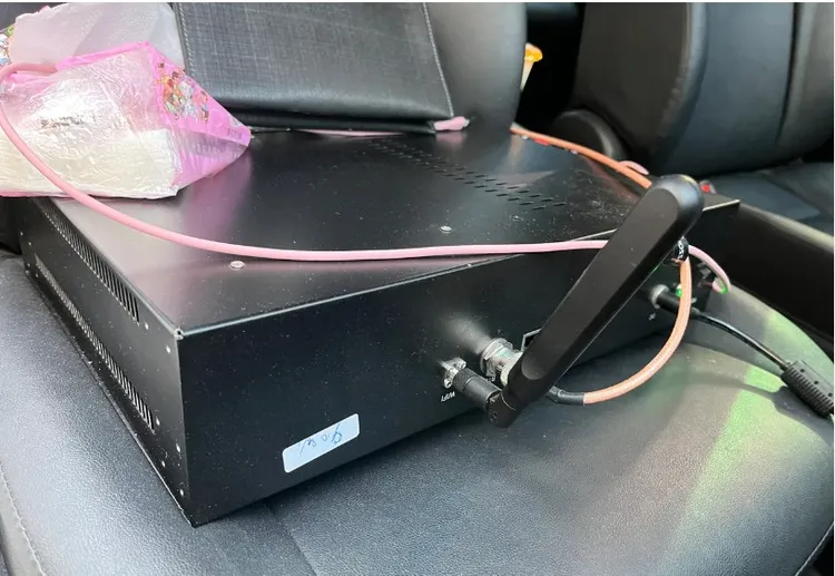 被害人收到偽造基地台傳送的簡訊，進而登入假冒的「遠通電收」網站，輸入信用卡資料。雲林地檢署提供