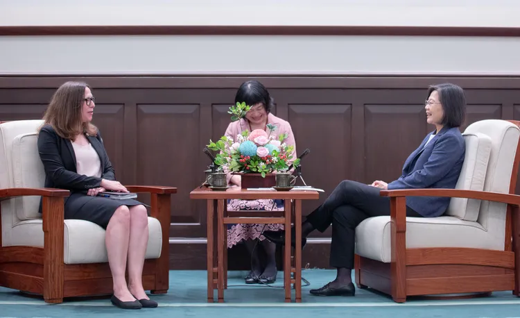 雙邊今下午於總統府內交流。府提供
