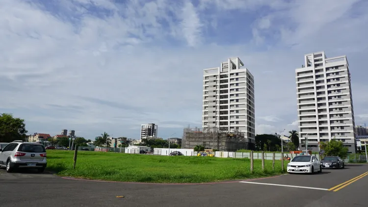 高雄不少蛋白區房價出現下修。葉家銘攝