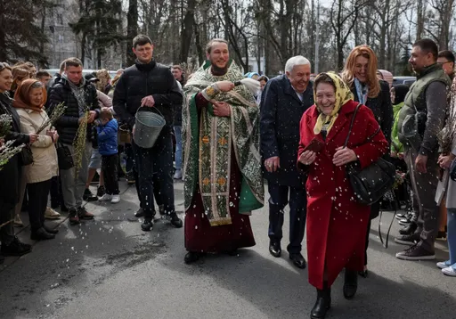 澤連斯基譴責俄國於柳絨節發動空襲 教宗復活節文告為和平祈禱