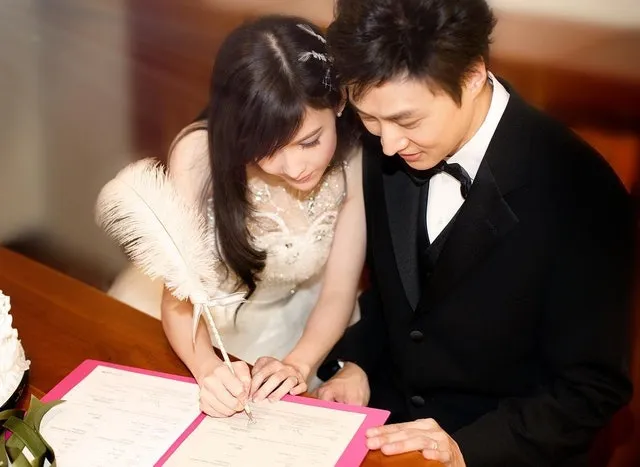 周慧敏和倪震2009年登記結婚。翻攝周慧敏IG