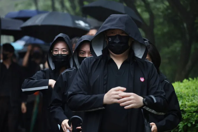 眾多員工、親友參加李世聰追思會。林林攝