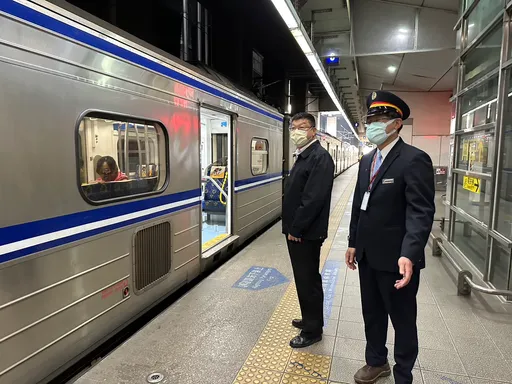 清明連假瘋出遊!台鐵單日客運量再破70萬人 運能創疫後新高