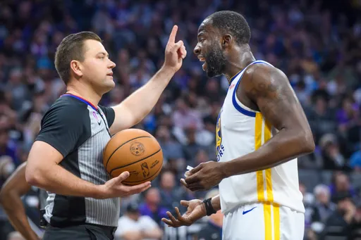 NBA勇士「踢蛋高手」格林又出賤招！竟狠踩對手肚子　下場GG了