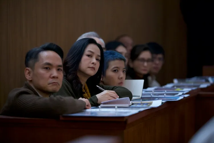 葉蘊儀（左二）演陪審團一員。衛視電影台提供
