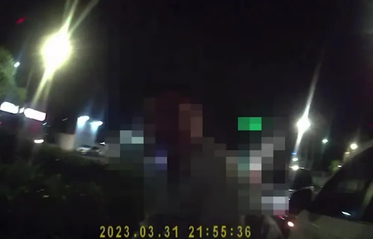 警方告知他吐也沒用。翻攝畫面