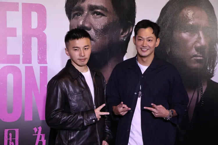 阿緯與威廉開演前進場。鄭孟晃攝