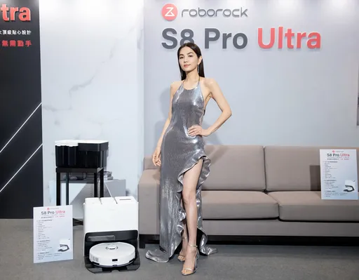 石頭科技最新掃拖機器人S8 Pro Ultra 10合1全自動清潔基座征服Ella陳嘉樺
