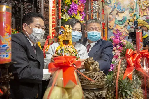 大甲媽祖遶境人潮爆滿　藍綠大咖全缺席！背後原因曝光