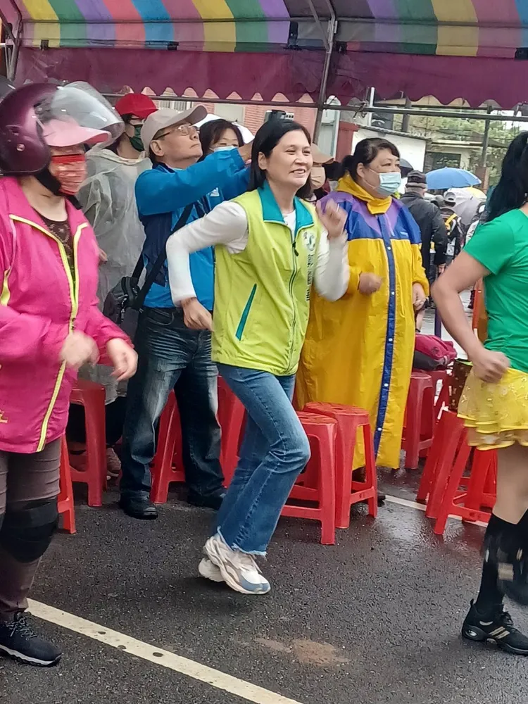 郭麗華長期耕耘地方。郭麗華提供