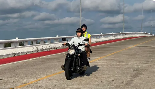 唐振剛隔3年飛泰國難掩興奮 潘君侖吃驚按摩被打臉