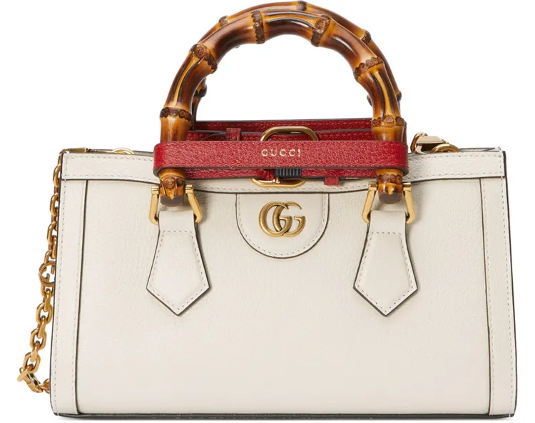 Diana白色皮革鍊帶提包，11萬5200元。品牌提供