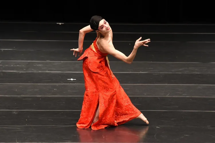 陳冠叡大二時以舞碼《京角》，摘大專現代舞冠軍。陳建廷提供