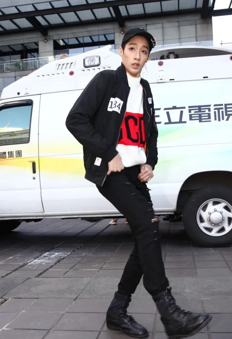 陳冠叡高中時參加BIGHIT MUSIC選秀，現場表演《DNA》。讀者提供