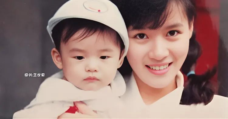 王世堅透露太太年輕時有「冰山美人」封號，兩人常常約會一晚上太太說不到兩句話，但王世堅當初對妻子仍是一見鍾情。王世堅助理提供