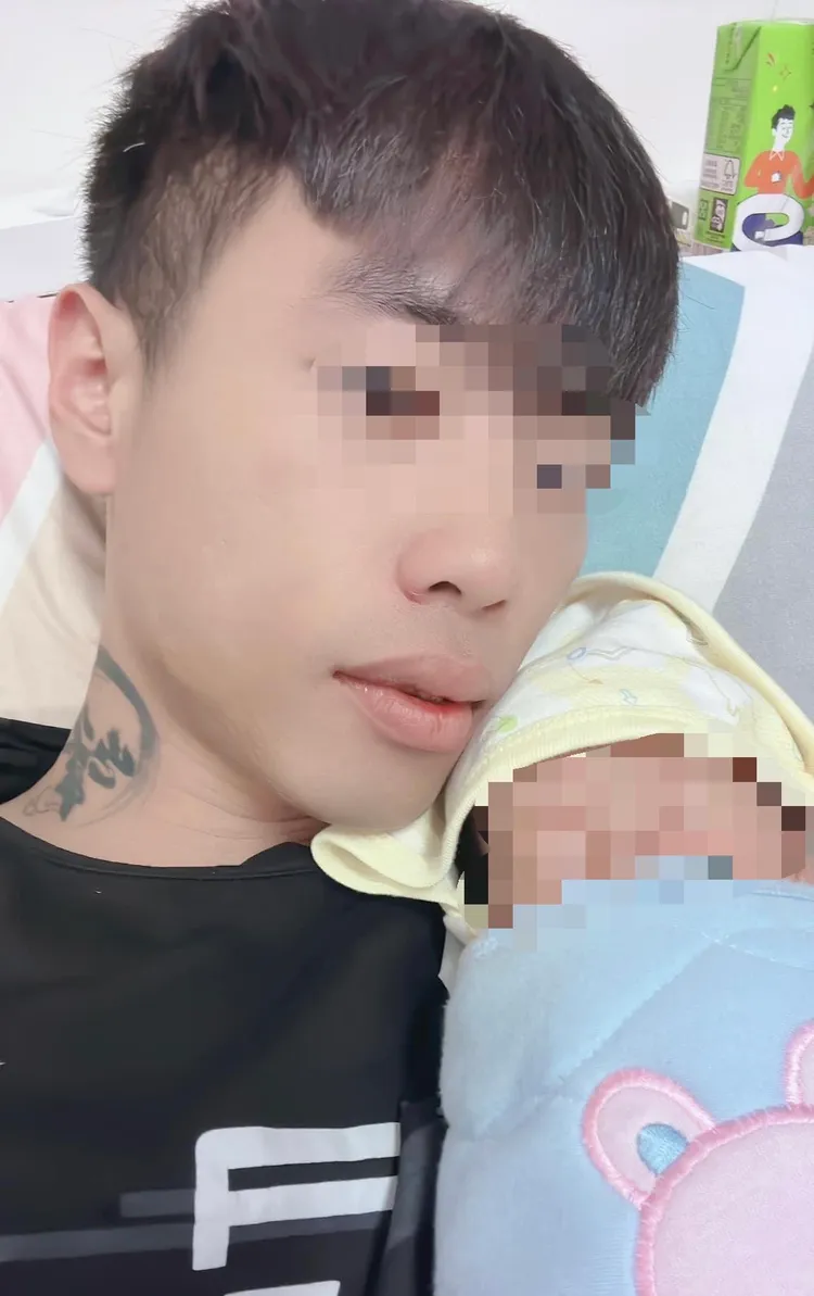 父子溫馨同框。讀者提供