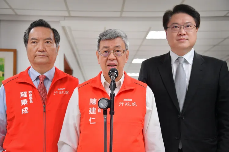 陈建仁今视察「165反诈骗咨询专线」受访强调，希望大家能够团结，让台湾更坚强抵抗威权胁迫。政院提供