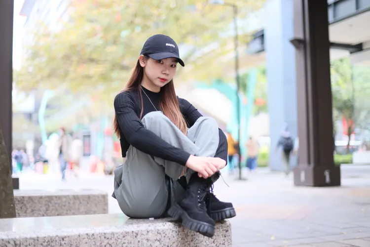 李侑真表示自己很愛黑色的造型。鄭孟晃攝