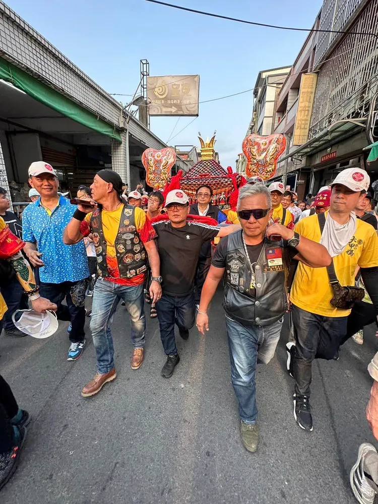 重機騎士也瘋媽祖。翻攝臉書「許團長」