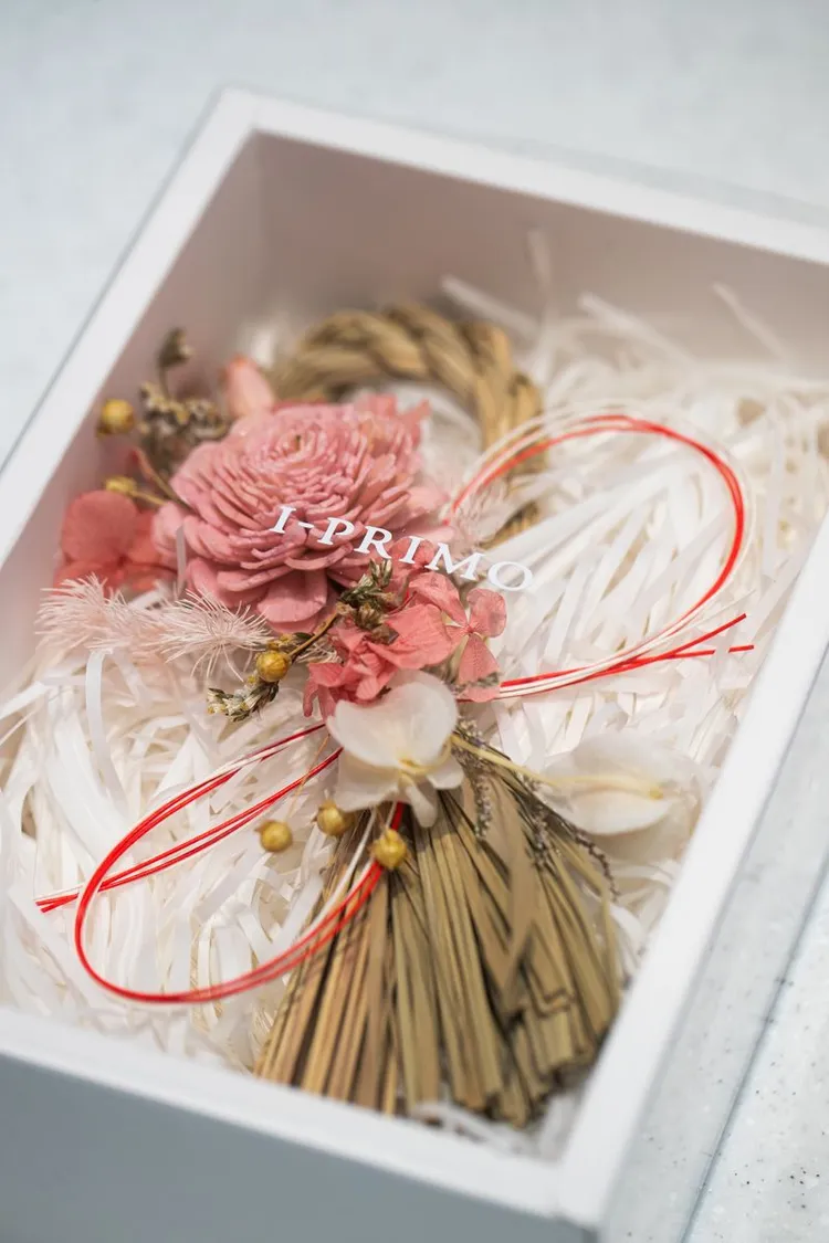 慶祝中山店重新開幕，購買婚戒即贈送象徵祝福的日式注連繩。品牌提供