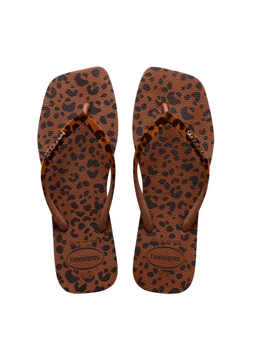 Slim Square Velvet豹紋方形拖,1150元。品牌提供