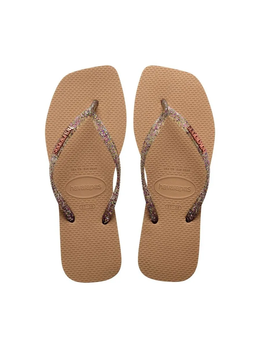 Slim Square Logo Metallic方形拖,1150元。品牌提供