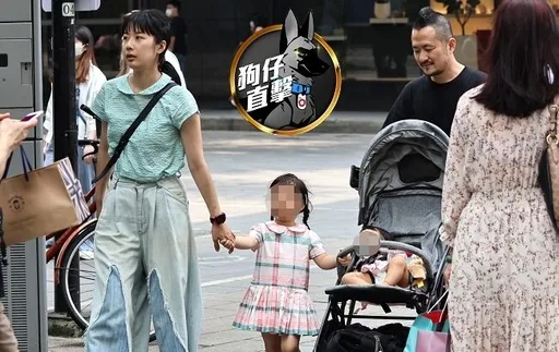 狗仔直击|抓到了!九把刀拿手机摄3女 春风得意被爱包围转圈圈