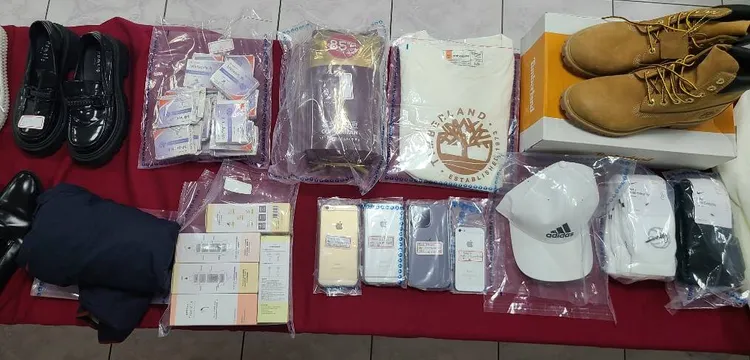 黃男用偷來的信用卡盜刷購買衣物。翻攝畫面