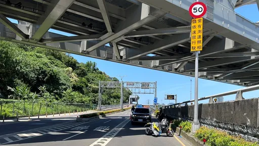 烈阳下骑机车突自摔倒地 新北男送医急救不治