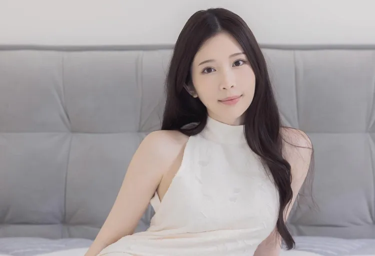 雞排妹鄭采勻經常在社群分享美照。取自鄭家純臉書