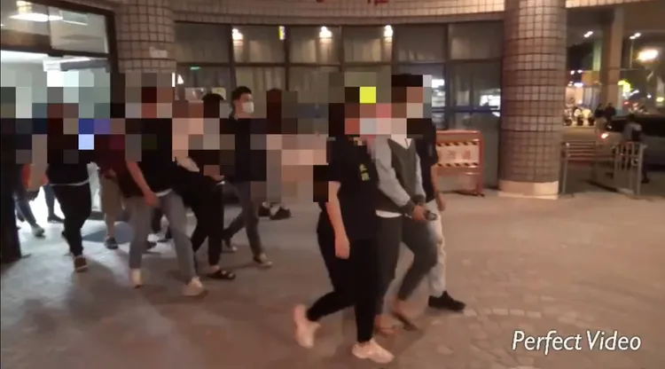 警方將郭男等6人移送法辦。翻攝畫面