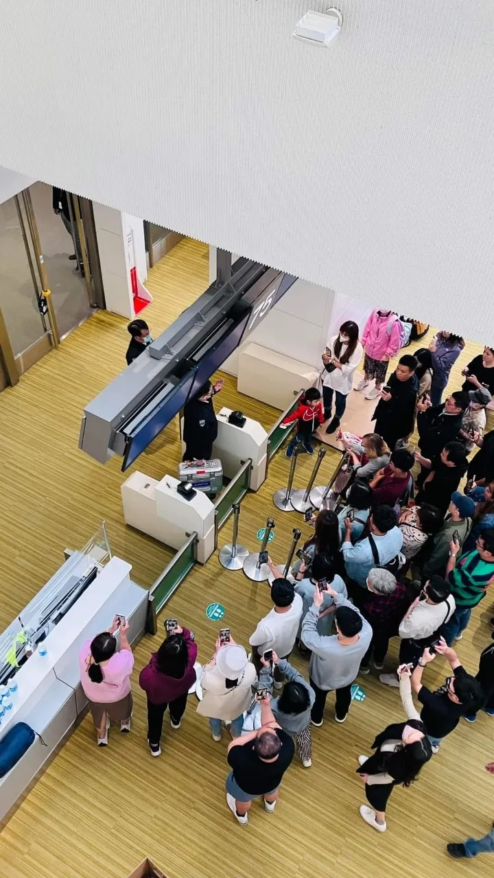 張國煒親上救火！一早現身成田機場。翻攝PTT