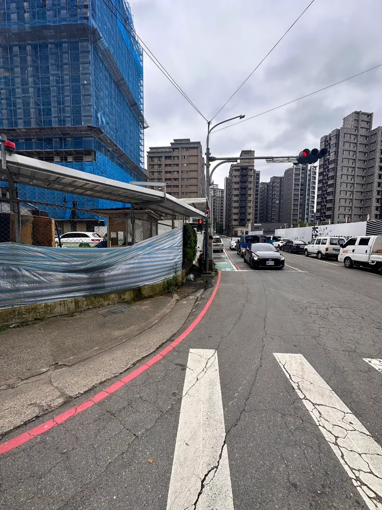 新北市勞檢處目前勒令工地停工。林口警分局提供