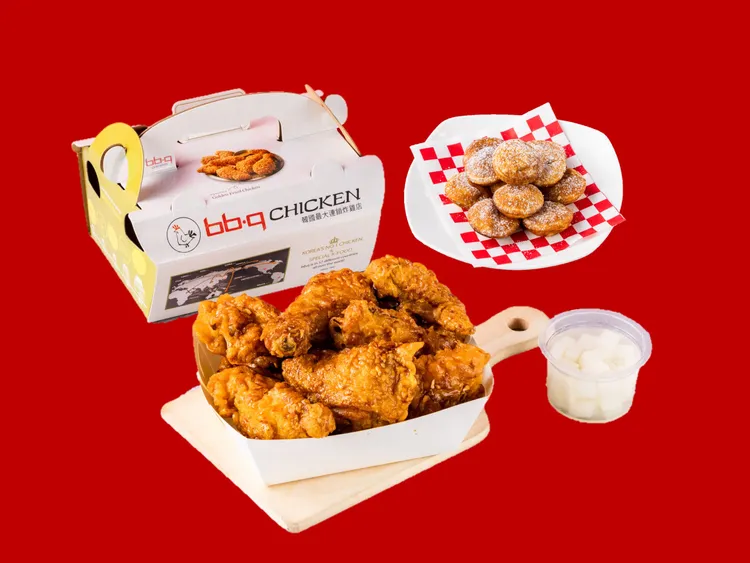 bb.q CHICKEN 應援勞工，5/13前平日消費「半雞」餐點，即贈「啾哇嘿喲鬆餅」一份。業者提供