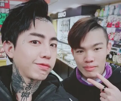 創作歌手被霸凌逼吃大便 因謝和弦一個動作獲救