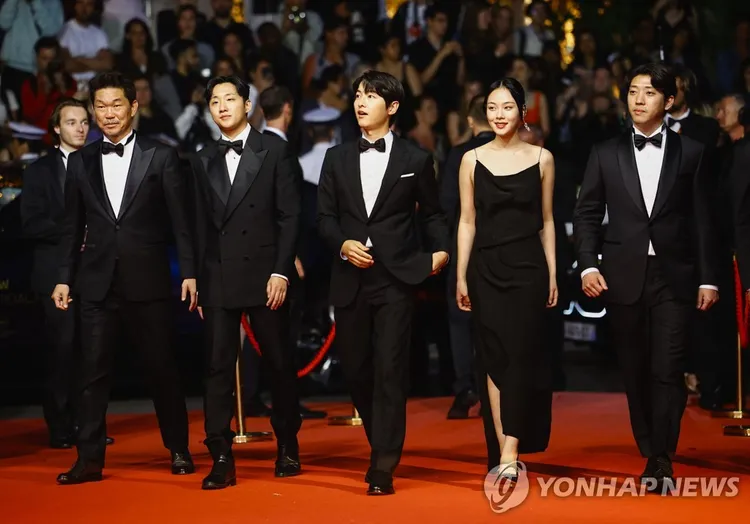 《禍亂》受邀參加坎城影展，今天凌晨舉行紅毯活動。韓聯社