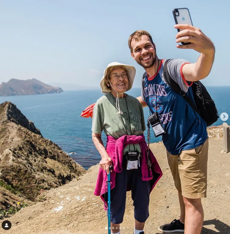 雷恩活力充沛。翻攝IG/grandmajoysroadtrip