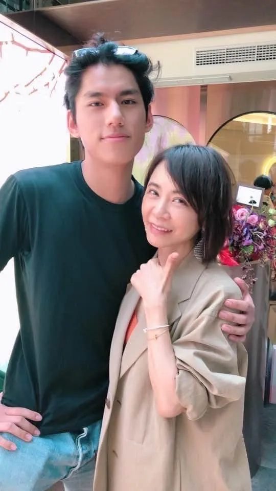 柴智屏（右）和朱軒洋已破冰。翻攝柴智屏臉書