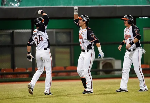 蘇智傑在花蓮敲8轟追平彭政閔 率統一獅拿下3連勝