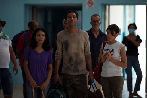 為演盜賣者與走私者廝混 男星體驗底層人生點燃「茉莉花革命」之火