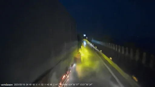 「1+1學長」對向有車硬要超 可惡!台2線撞車後直接逃了