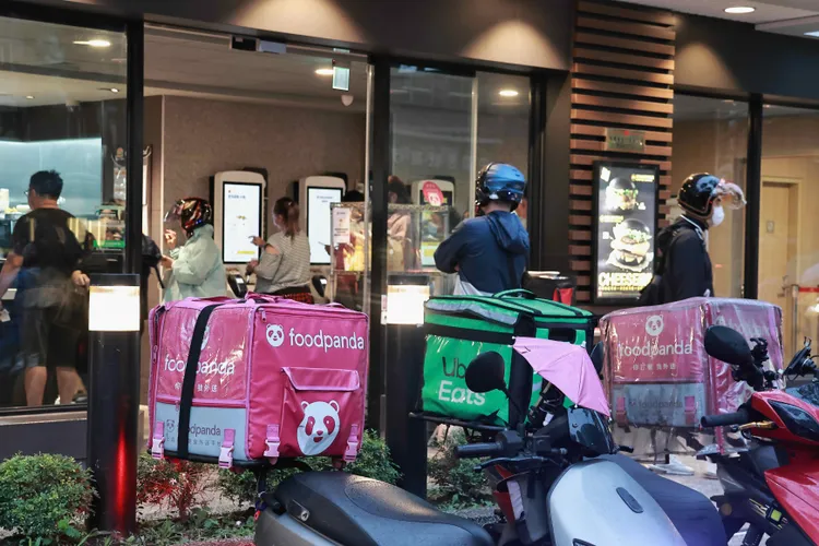 外送平台已成為民眾日常生活不可或缺的一部。施昂強攝
