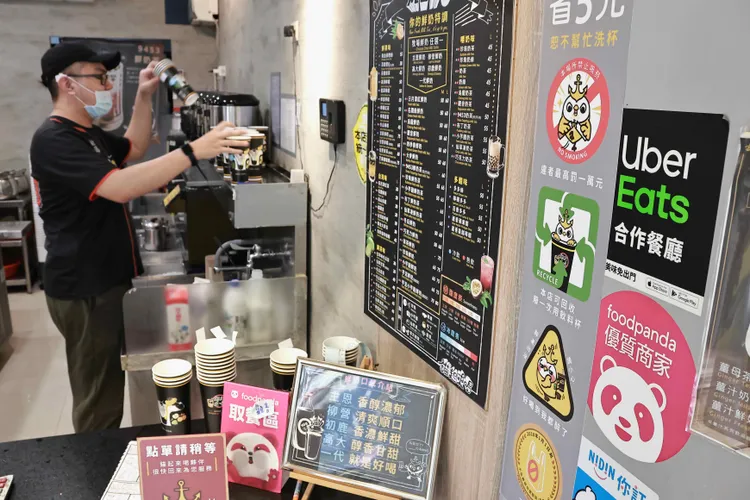 透過外送平台，也讓餐飲業業績同步成長。施昂強攝