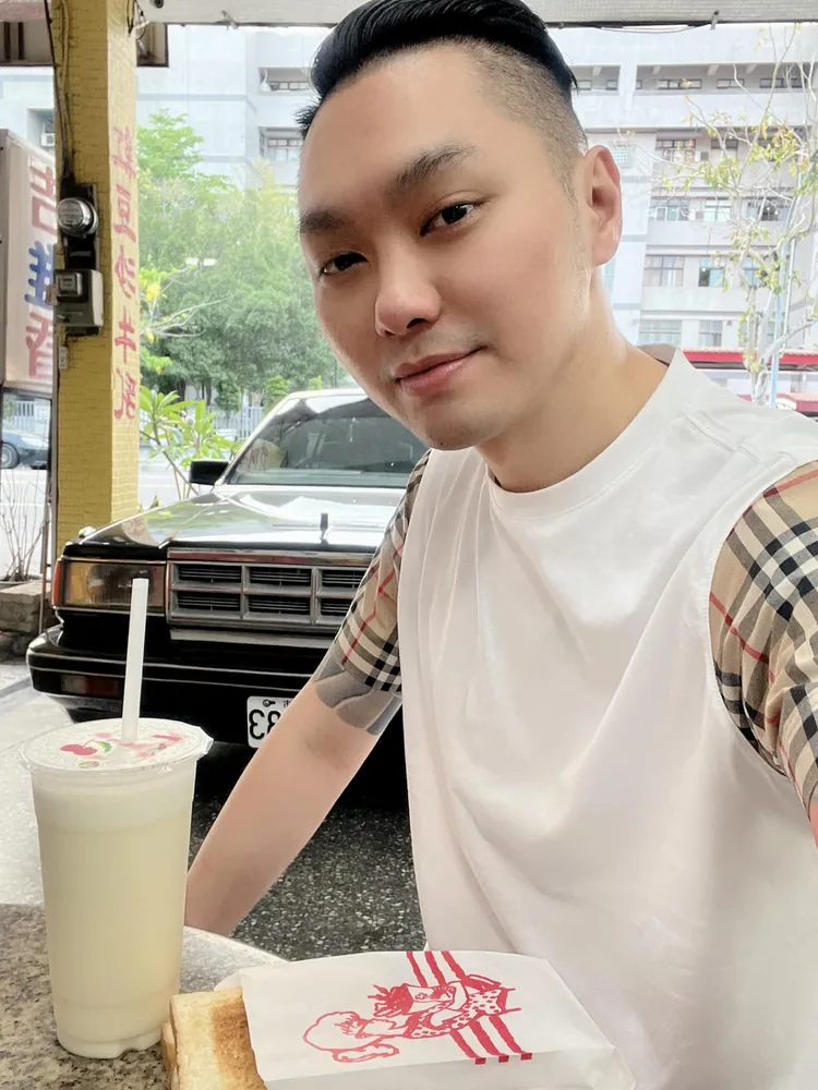 結束後，連千毅至法院對面用餐。取自連千毅臉書