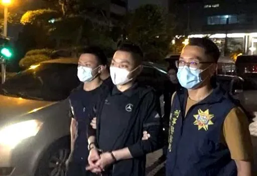 連千毅涉恐嚇不出庭 要被通緝怕了!急奔法院畫面曝光
