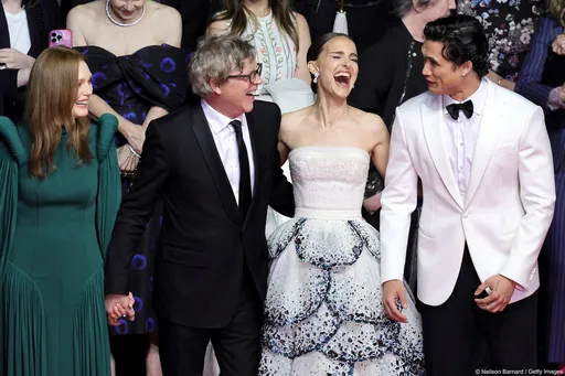 坎城影展｜《五月的你，十二月的她》母子戀評分高　茱莉安吃13歲小鮮肉被6頁對白嚇歪