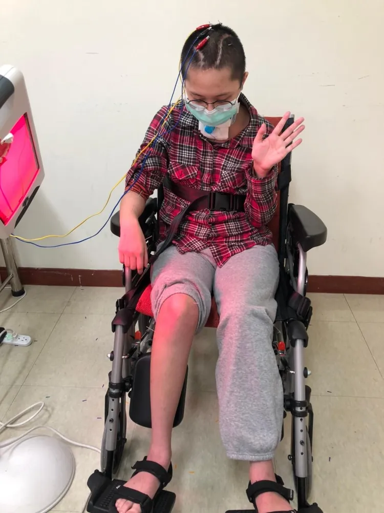 陳彥蓉接受復健狀況。部立彰化醫院提供