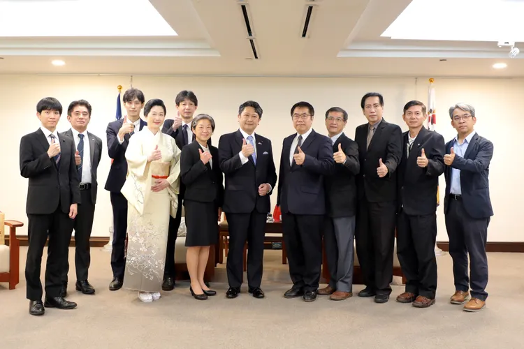 日本石川縣金澤市率團來訪。市府提供